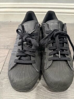adidas Black Low-Top Shell-Toe Sneakers